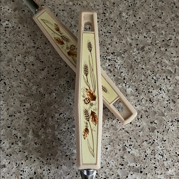 Vintage “Harvest Wheat” Stainless Steel & Almond Plastic Ladle & Meat Fork - Picture 3 of 12